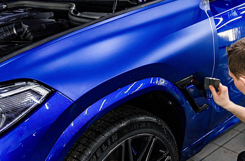 Синий BMW X6 M: антигравийная полиуретановая матовая прозрачная плёнка. Фото - 6